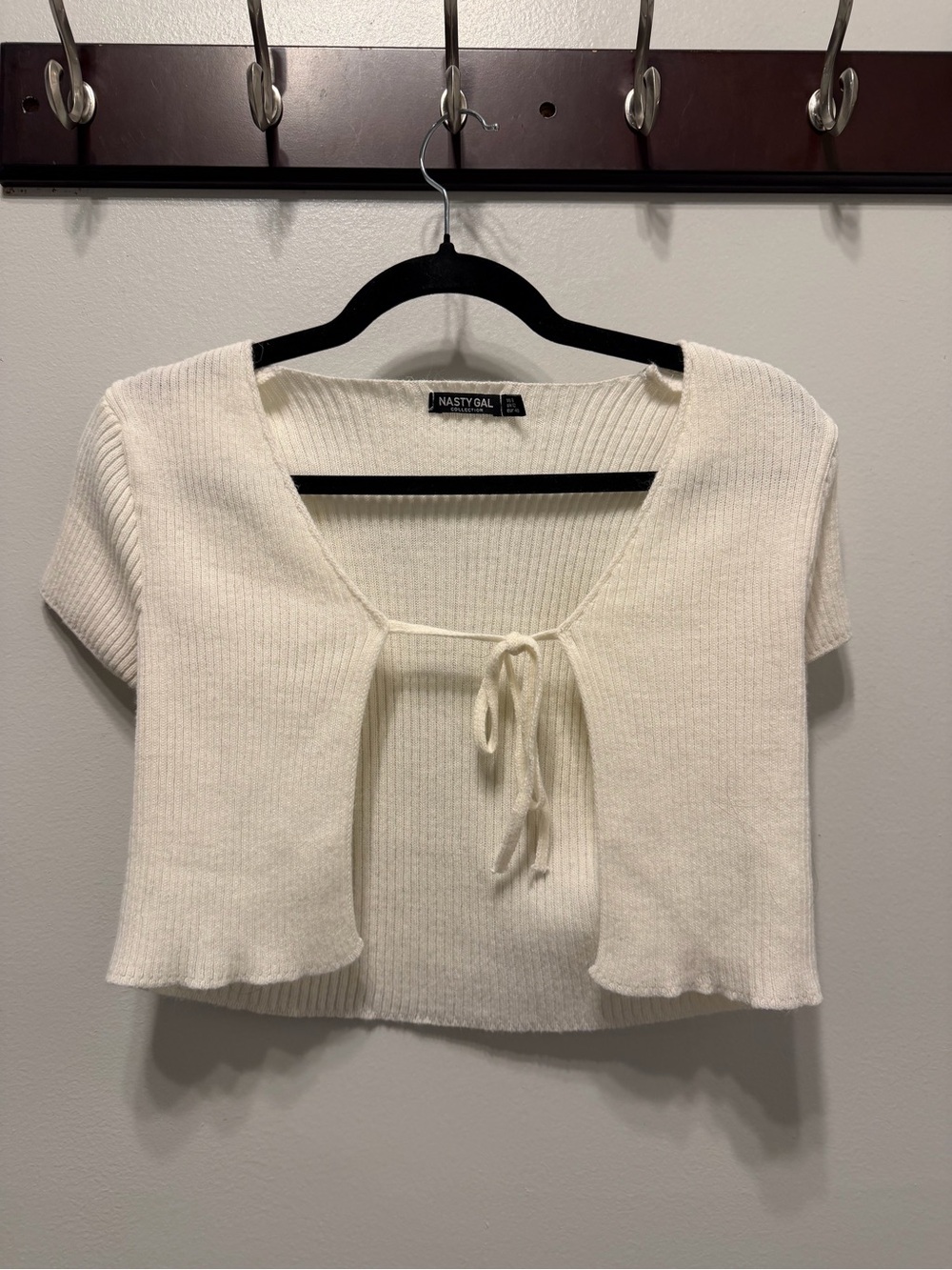 Nasty Gal Cream Ribbed Tie-Front Short Sleeve Crop